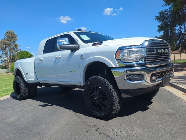Gallery image 36 for 2024 Chevrolet Silverado 2500HD LT